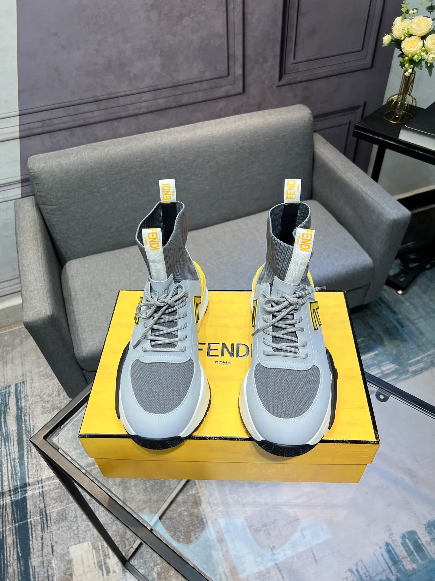 Men's shoes 💰580 FENDI men's fashion casual shoes 👟Hot sale🔥Official website 1:1 replica ⬆️Original quality - Original leather - Original breathable mesh lining Original outsole 1:1 replica, code number 38-44 (45-46 customized)